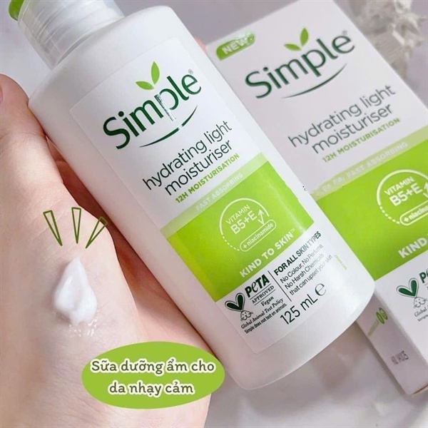 Sữa Dưỡng Ẩm Simple Kind To Skin Hydrating Light Moisturiser 125ml